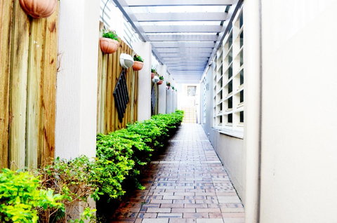 Spring Hill Mews Apartments - Sydney Tourism 3