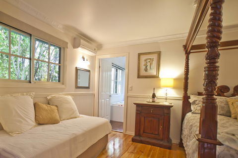 Curtis Falls Cottage - Sydney Tourism 20