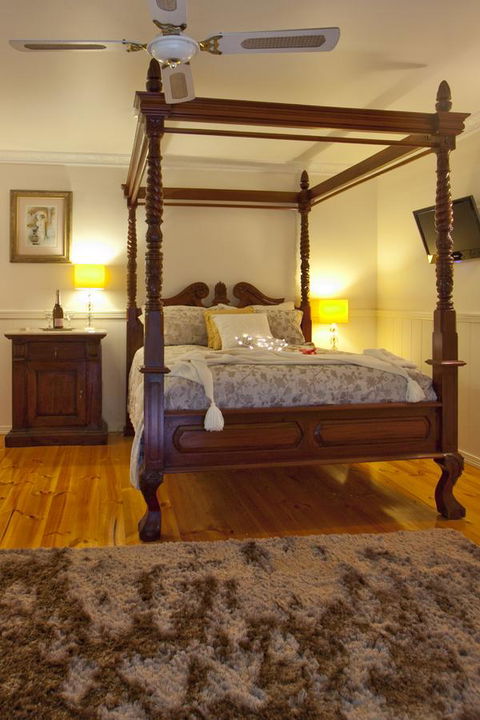 Curtis Falls Cottage - Sydney Tourism 6