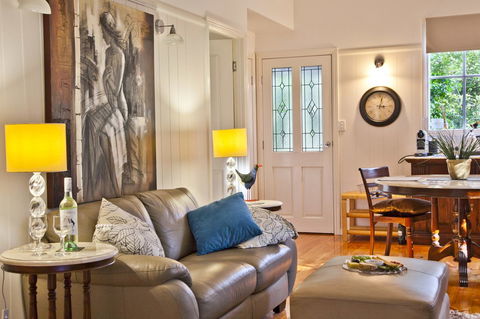 Curtis Falls Cottage - Sydney Tourism 7