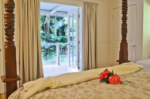 Curtis Falls Cottage - Sydney Tourism 1