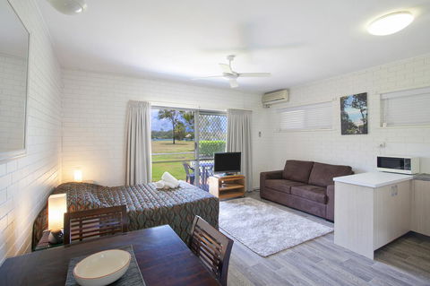Regency Waterfront Noosa - Sydney Tourism 3