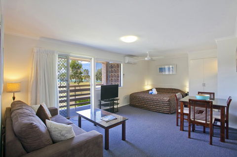 Regency Waterfront Noosa - Sydney Tourism 0