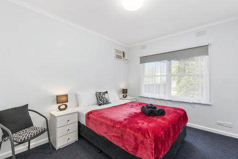 Wattle Grove Villa - Sydney Tourism 1