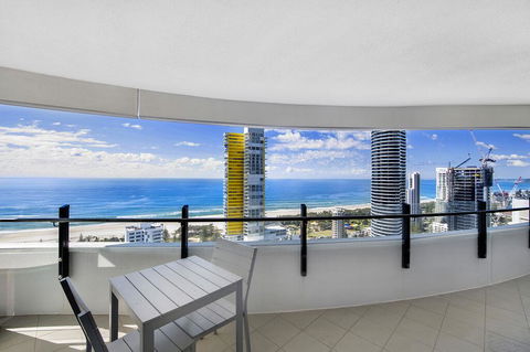 Wave Apartments Broadbeach - Sydney Tourism 3