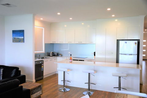 Western Breeze - Sydney Tourism 0