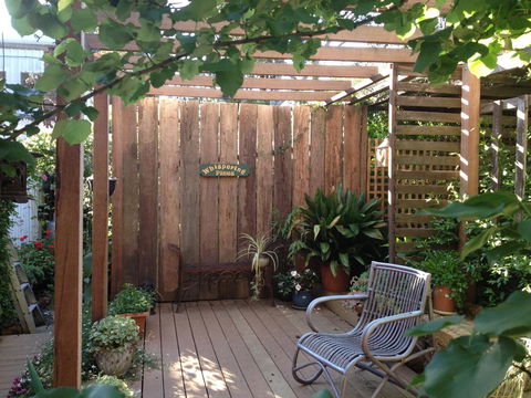 Whispering Pines Bed And Breakfast - Sydney Tourism 0
