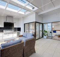 Whispering Sands' 10 Sandy Point Road - Luxury waterfront home with aircon WIFI  Foxtel - Sydney Tourism