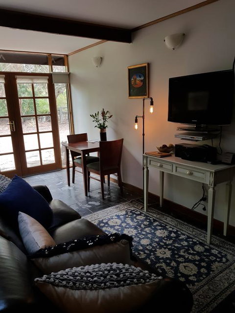 William Hunt's Retreat - Redwood Studio - Sydney Tourism 3