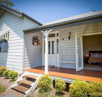 Wine Country Cottage located right at the Hunter Valley gateway close to everything