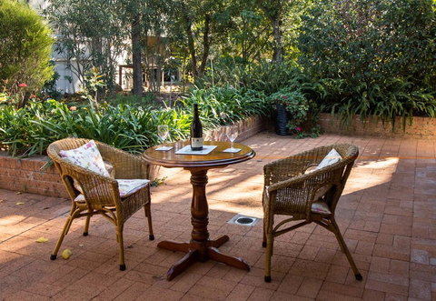 Wine Country Drive Guest House - Sydney Tourism 3