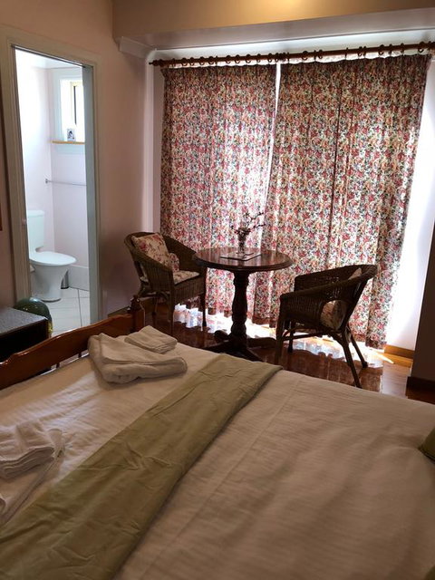 Wine Country Drive Guest House - Sydney Tourism 1