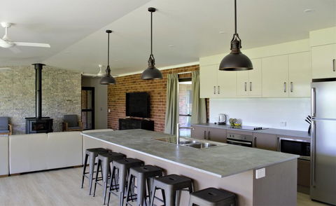 Woolshed Hill Estate - Sydney Tourism 1