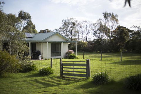 Woongara Cottage - Pet Friendly Country Retreat - Sydney Tourism 0