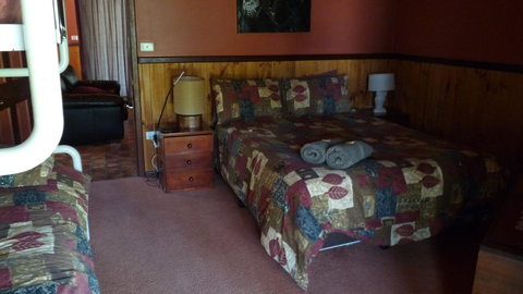 Wrenwood Chalets - Sydney Tourism 1
