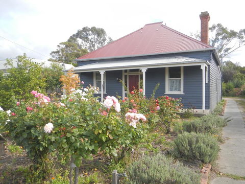 Yarram Cottage: Art And Accommodation - Sydney Tourism 0