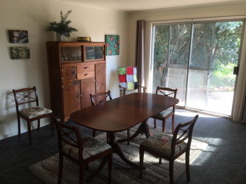 Yarram Cottage: Art And Accommodation - Sydney Tourism 3