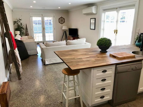 YSG The Edward Townhouse 153 - Walk To Town - Sydney Tourism 0