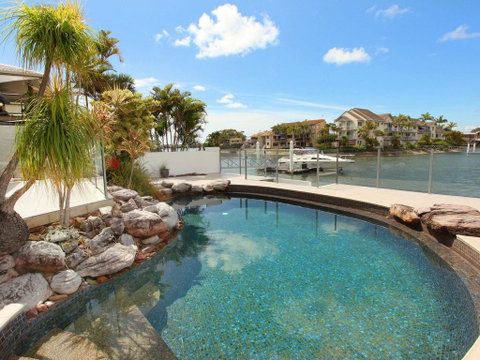 Yulunga 20 - 4 BDRM Canal Home With Pool - Sydney Tourism 0