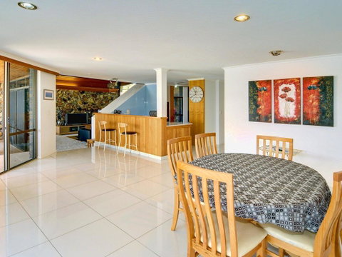 Yulunga 20 - 4 BDRM Canal Home With Pool - Sydney Tourism 2