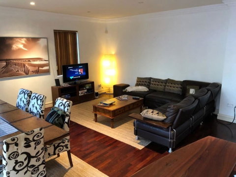 Zero Contact Private CBD-Social-Chillout-Oasis With Outdoors For You & Friends - Sydney Tourism 1