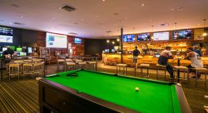 Nightcap At Kawana Waters Hotel - Sydney Tourism 5