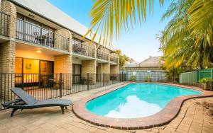 Nightcap At Kawana Waters Hotel - Sydney Tourism 3