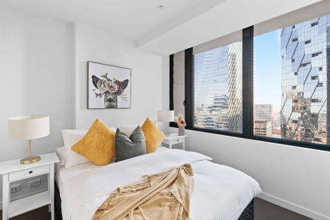 A 2BR Apt With City Views Next To Southern Cross - Sydney Tourism 0