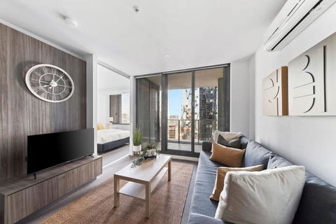 A 2BR Apt With City Views Next To Southern Cross - Sydney Tourism 1