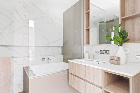 A 2BR Apt With Stunning City Views FREE Parking - Sydney Tourism 4