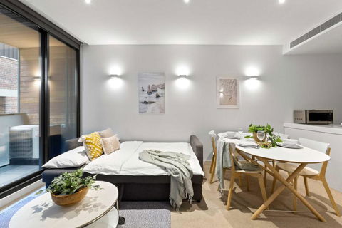 A Chic & Comfy 2BR Apt Near Federation Square - Sydney Tourism 1