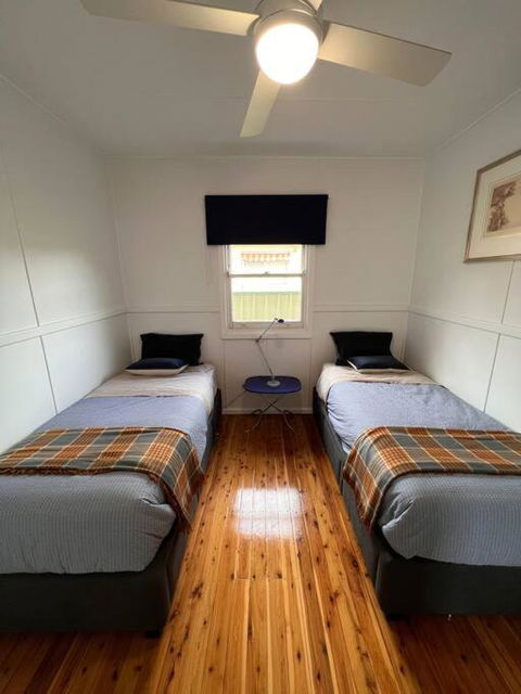 A Delightful Two-bedroom Cottage On Toowoon Bay. - Sydney Tourism 2
