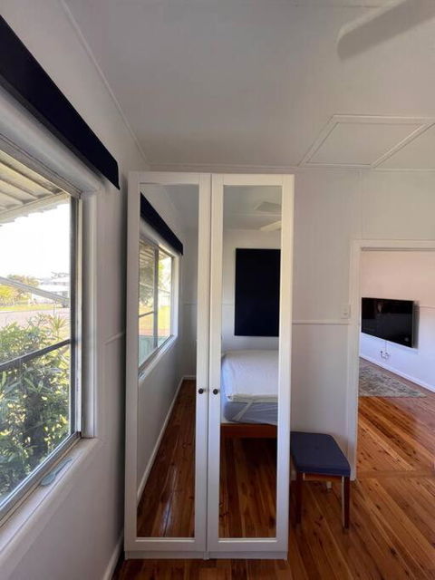 A Delightful Two-bedroom Cottage On Toowoon Bay. - Sydney Tourism 4