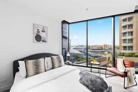 A Stylish 2BR Apt In The Heart Of Chapel Street - Sydney Tourism 1