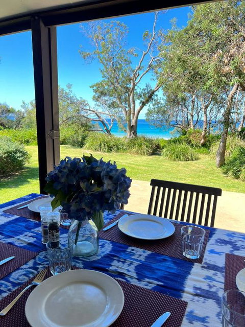 Absolute Beachfront Mollymook - Sydney Tourism 3