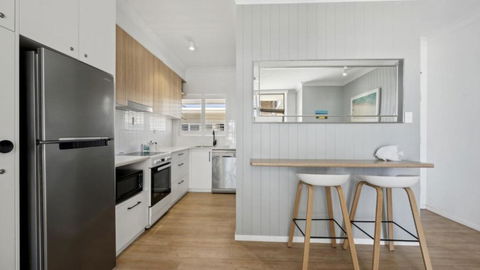 Affordable, Pool, Spa, Beach, Sleeps 5 - Sydney Tourism 3