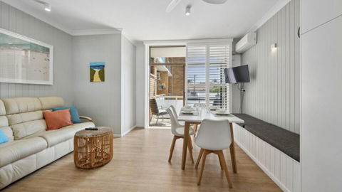 Affordable, Pool, Spa, Beach, Sleeps 5 - Sydney Tourism 1
