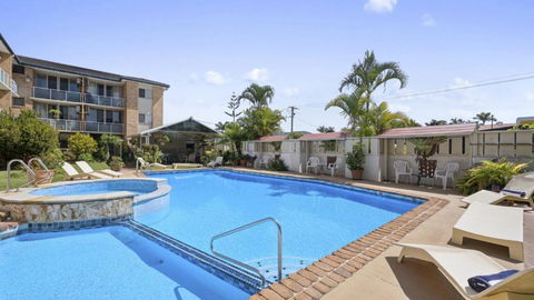 Affordable, Pool, Spa, Beach, Sleeps 5 - Sydney Tourism 0