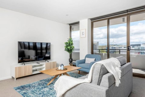Amazing View In Large Apartment Barton ACT - Sydney Tourism 4