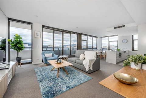 Amazing View In Large Apartment Barton ACT - Sydney Tourism 1