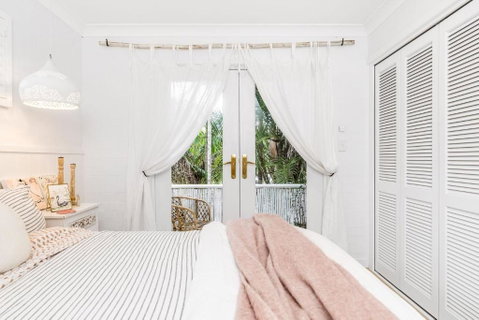 Alabaster Byron - Sydney Tourism 4
