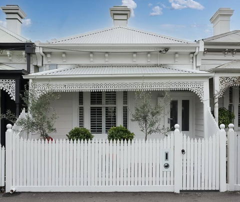 Albert Park Bayside Brilliance GRHM - Sydney Tourism 0