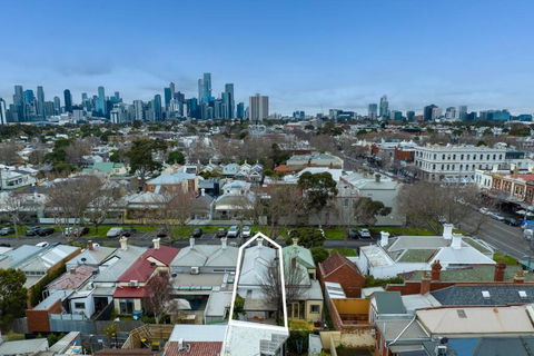 Albert Park Bayside Brilliance GRHM - Sydney Tourism 2