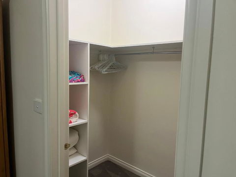Amazing Private Bedrooms In Doncaster East Near School - Sydney Tourism 4