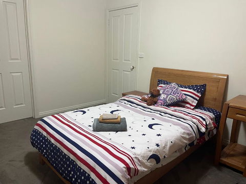 Amazing Private Bedrooms In Doncaster East Near School - Sydney Tourism 1