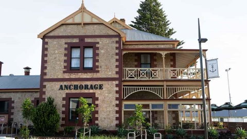 Anchorage Seafront Hotel - Sydney Tourism 0