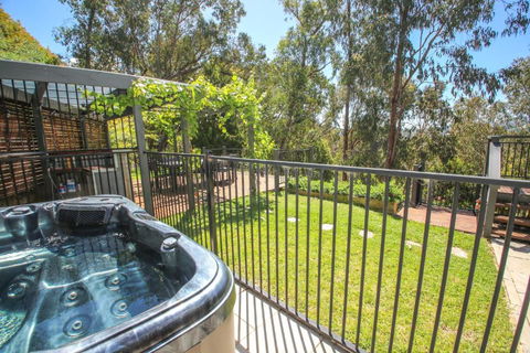 Apex Villa - Sydney Tourism 0