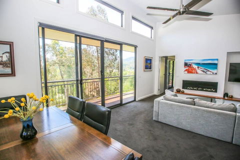 Apex Villa - Sydney Tourism 3