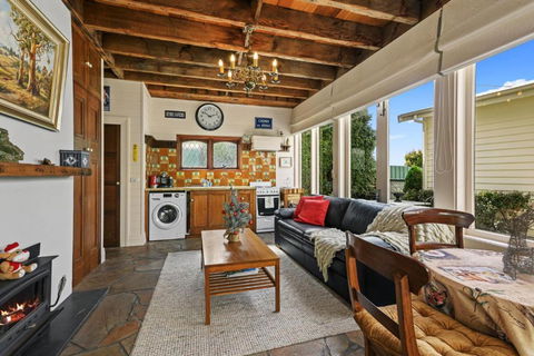 Apollo Bay Guesthouse - Sydney Tourism 1