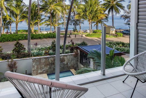 Aqua Aura - Bask In Beachfront Living - Sydney Tourism 3